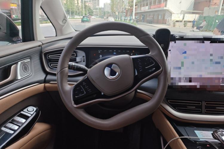 Used Denza D9 2022 DM-i 970 Four-Wheel Drive Flagship Model Steering Wheel