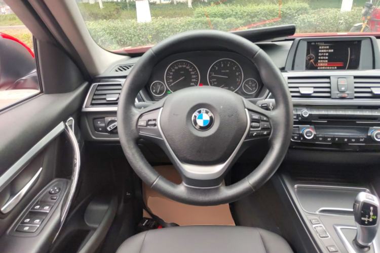 Used BMW 3 Series 2016 316Li Fashion Model
