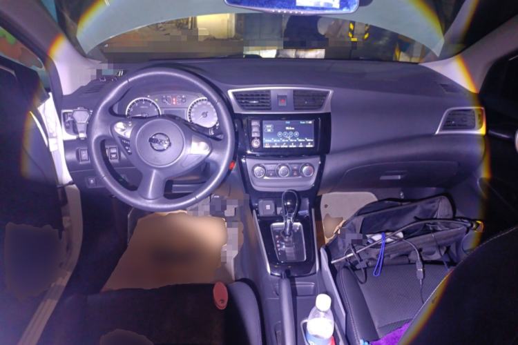 Used Nissan Sylphy 2018 1.6XV CVT Deluxe Edition Center Console