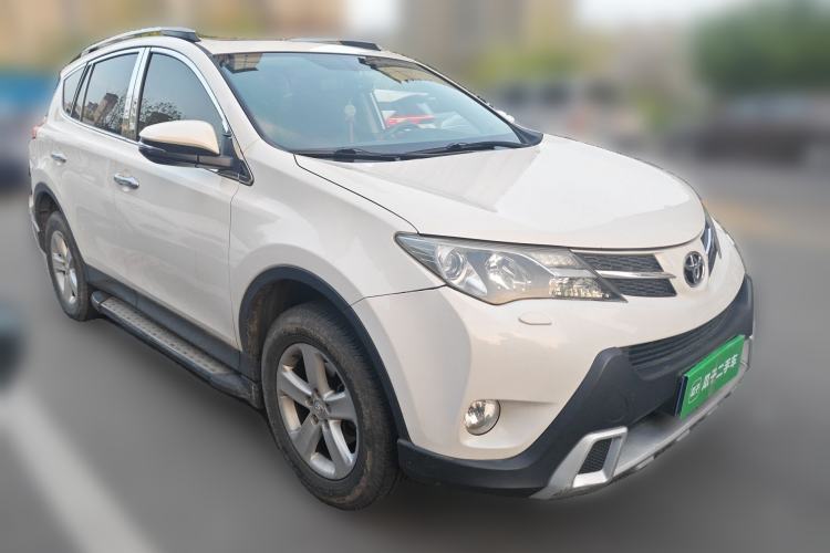 Used Toyota RAV4 2013 2.5L Automatic 4x4 Elite Edition Front Right 45 Deg