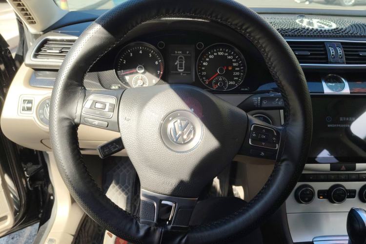 Used Volkswagen Magotan 2015 Facelift 1.8TSI Luxury Model Steering Wheel