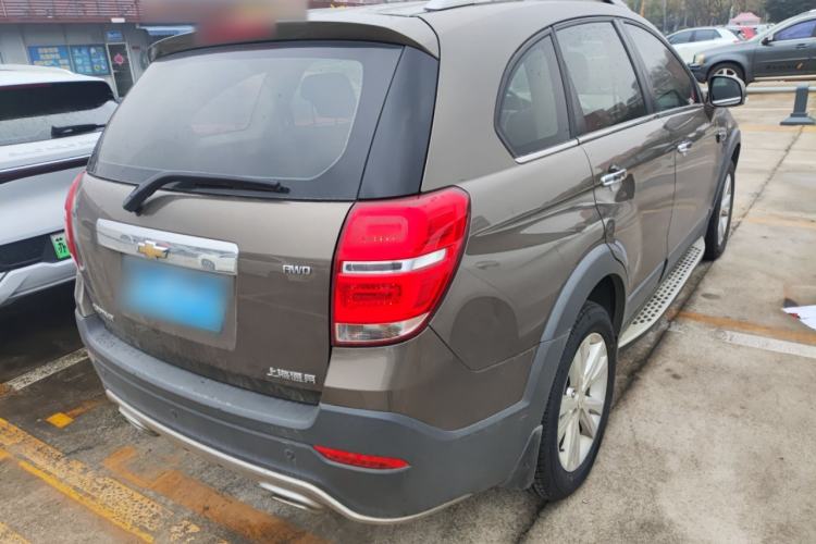 Used Chevrolet Captiva 2015 2.4L 4x4 Flagship Edition 7-Seater
