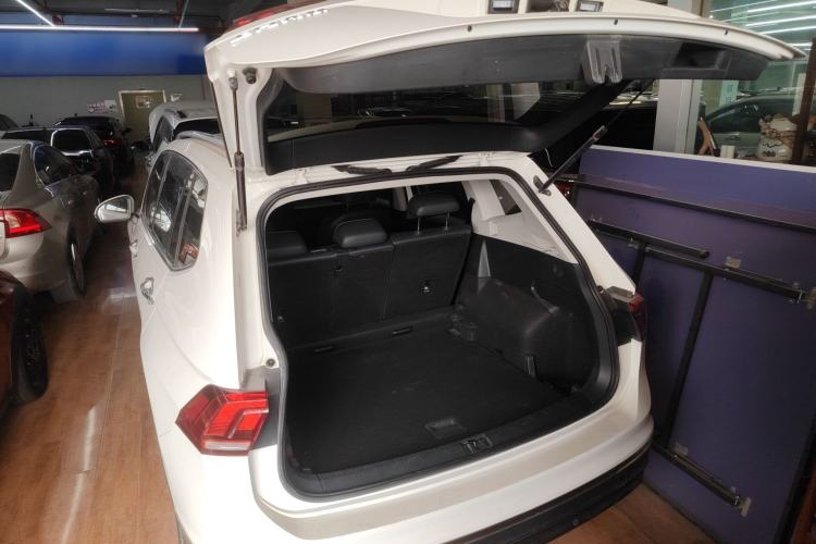 Used Volkswagen Tiguan L 2019 330TSI Automatic Two-Wheel Drive Panoramic Comfort Edition China VI Standard Trunk