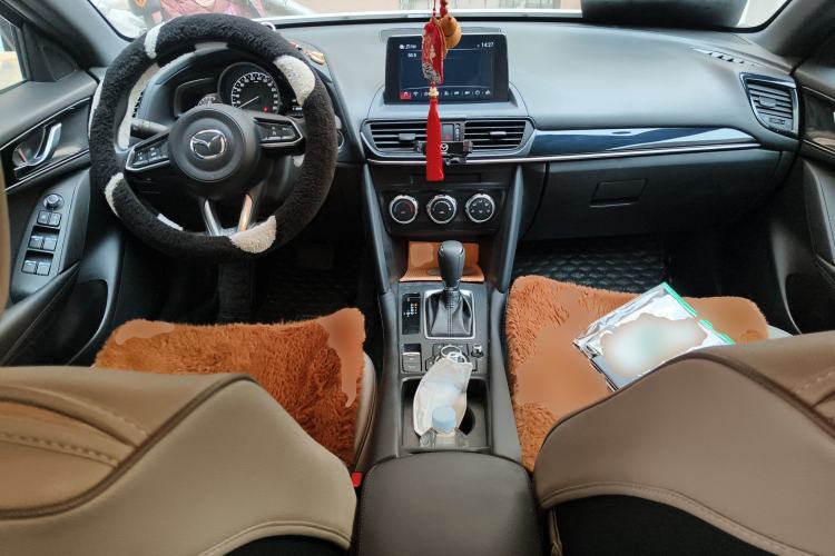 Used Mazda CX-4 2021 2.0L Automatic Two-Wheel Drive Blue Sky Dynamic Edition Center Console