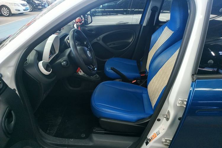 Used smart forfour 2016 1.0L 52 kW Dynamic Edition
