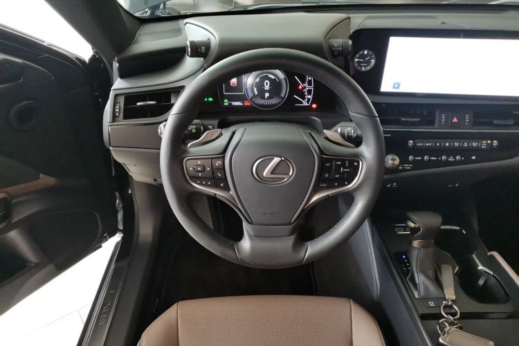 Used Lexus ES 2022 300h Excellence Edition Steering Wheel