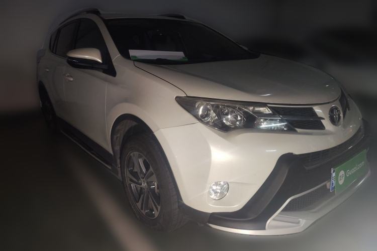 Used Toyota RAV4 2015 2.0L CVT Two-Wheel Drive Fashion Edition
