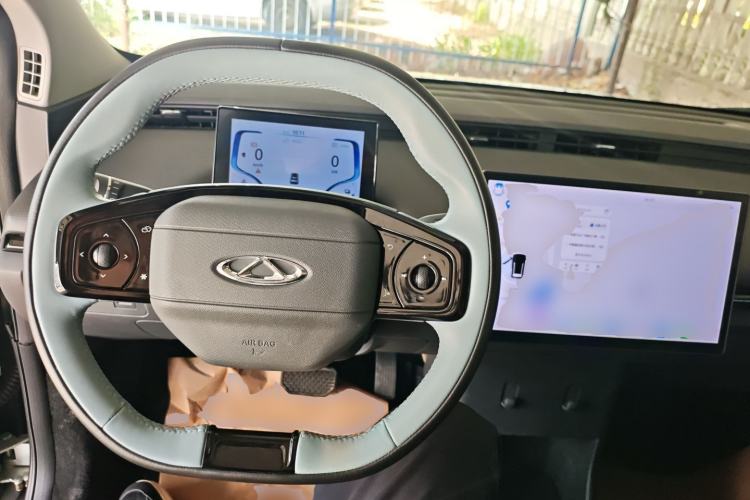 Used Chery New Energy Boundless Pro 2022 301km LingShou Edition Lithium Iron Phosphate Center Console