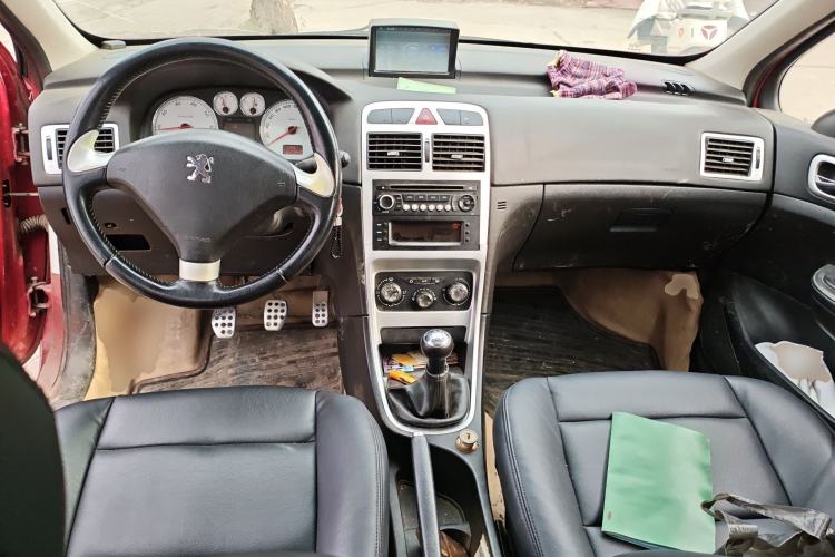 Used Peugeot 307 2013 1.6L Manual CROSS
