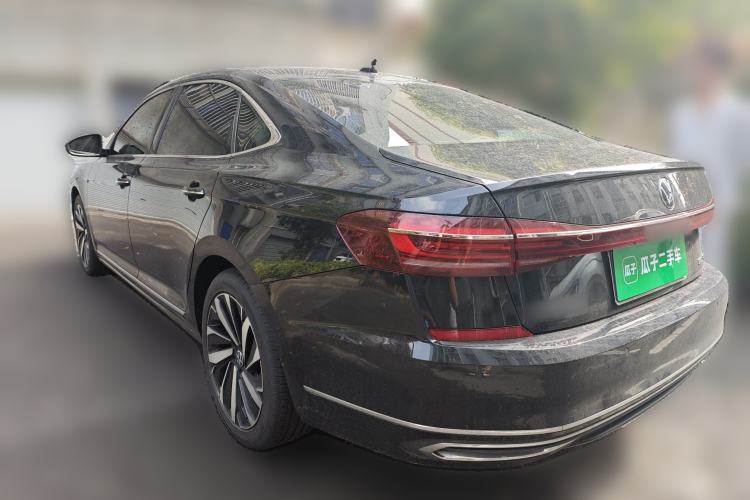 Used Volkswagen Passat 2023 Facelift 330TSI Luxury Edition Rear Left 45 Deg