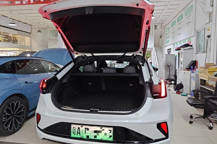Used Zeekr 001 2025 YOU Edition 100 kWh All-Wheel Drive
