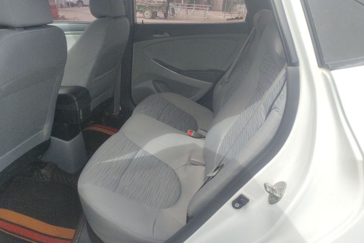 Used Hyundai Verna (older generation) 2014 1.4L Automatic Smart GLS Left Rear Seat