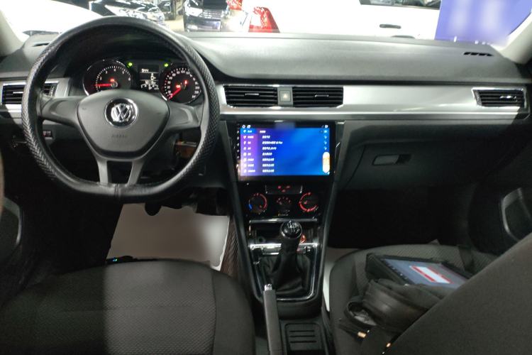 Used Volkswagen Bora 2019 Facelift Bora·Legend 1.5L Manual Fashion Edition China VI Standard Center Console