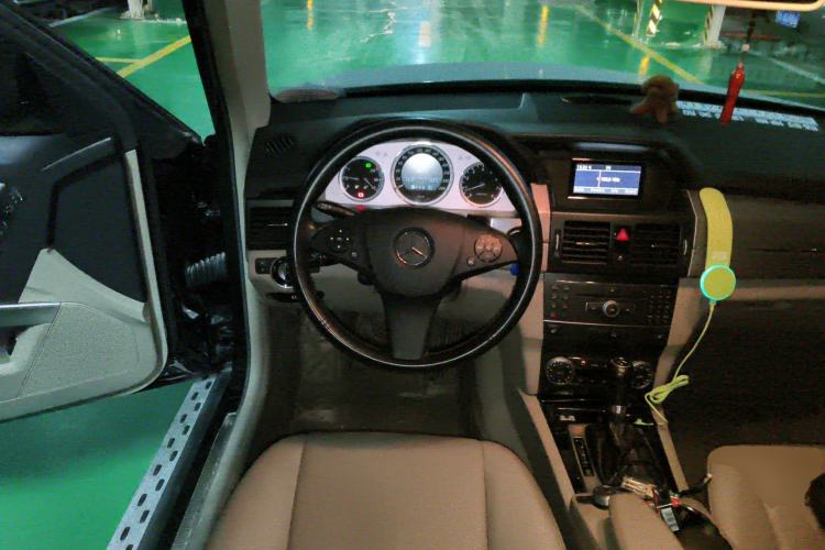 Used Mercedes-Benz GLK-Class 2011 GLK 300 4MATIC Fashion Model Steering Wheel