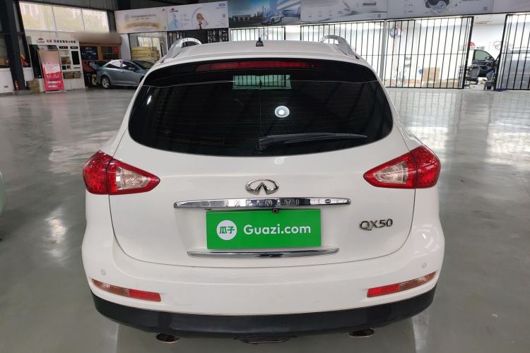 Used Infiniti QX50 2013 2.5L Two-Wheel-Drive Elegant Edition