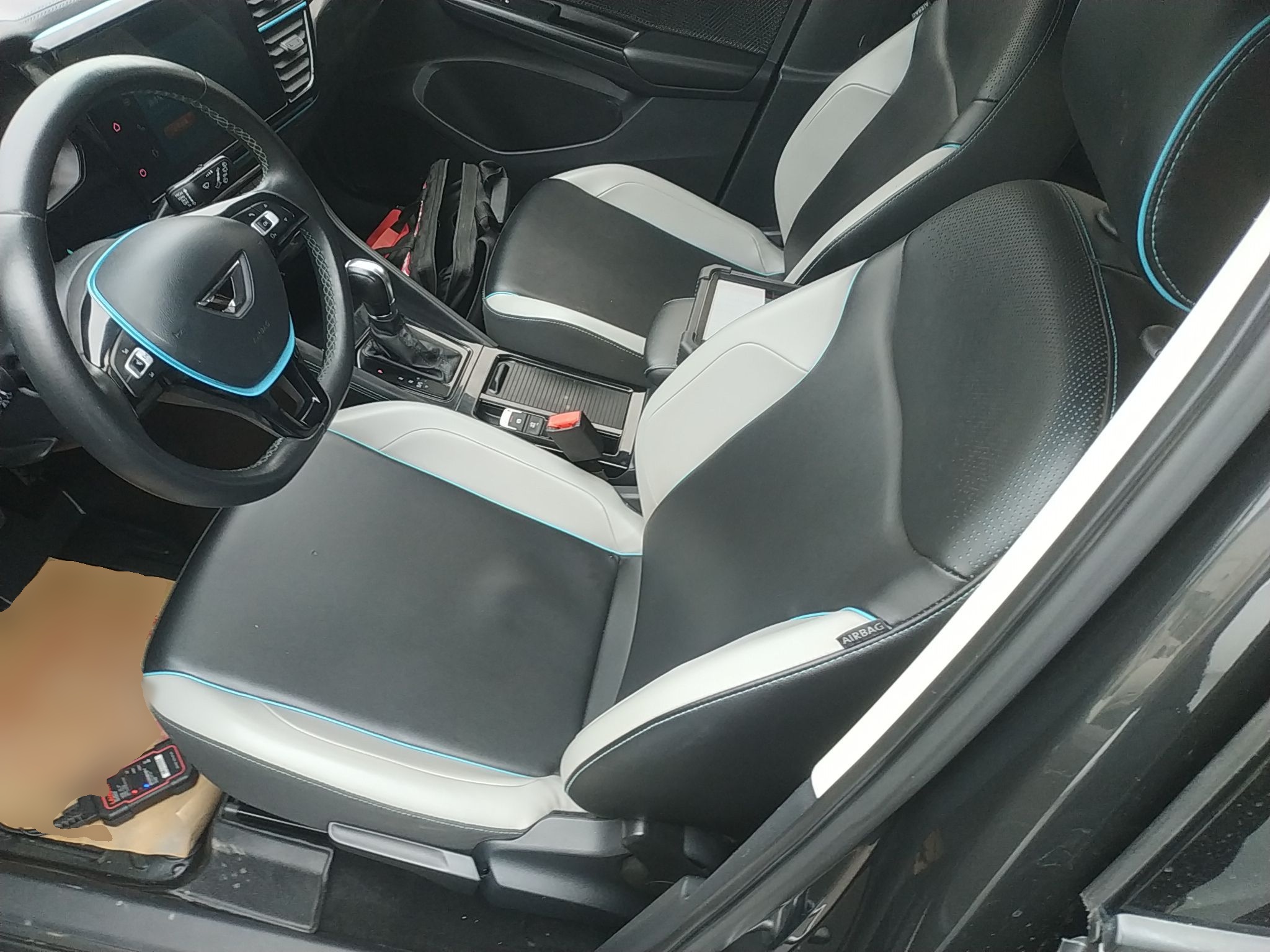 Переднее сиденье в автомобиле