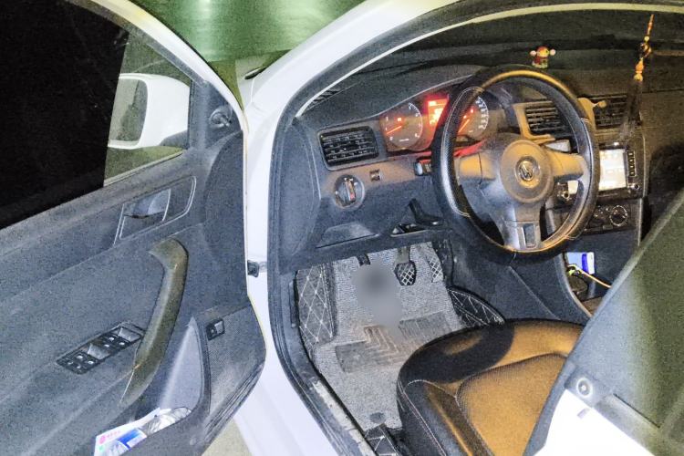 Used Volkswagen Santana 2015 1.6L Manual Fashion Edition
