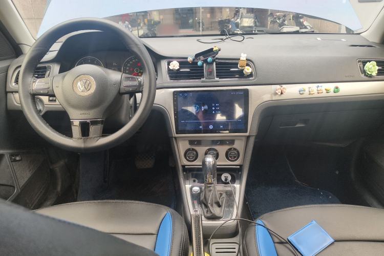 Used Volkswagen Lavida 2013 1.4TSI DSG Comfort Edition Center Console