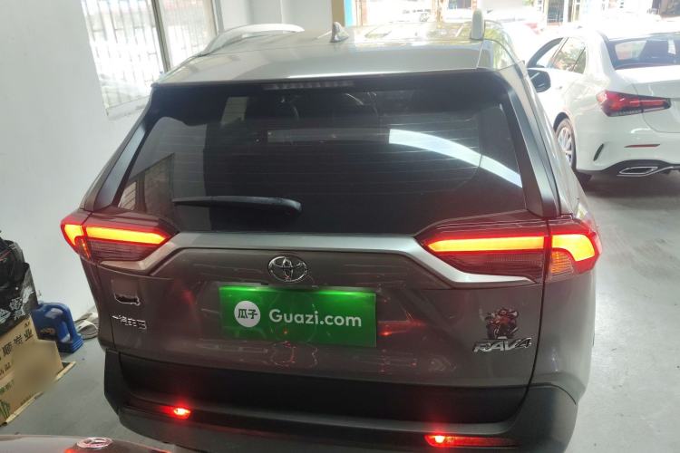 Used Toyota RAV4 2021 2.0L CVT Two-Wheel Drive Fashion Edition Rear