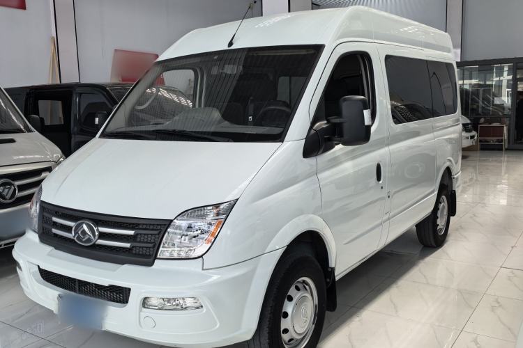 Used SAIC MAXUS Xintu V80 2023 2.0T AMT Classic Aoyuntong Short Wheelbase Mid-Roof 5/6-Seater Interior 10