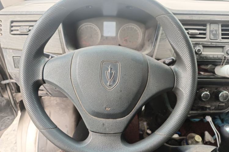 Used Jinbei Hiace X30 2020 1.5L Super-Comfortable Version China VI Standard SWC15M Steering Wheel