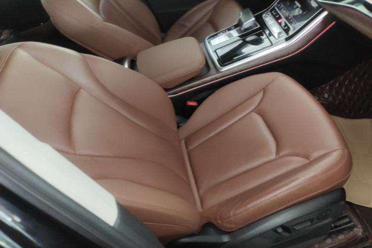 Used Audi Q7 2021 55 TFSI quattro S line Sport model

