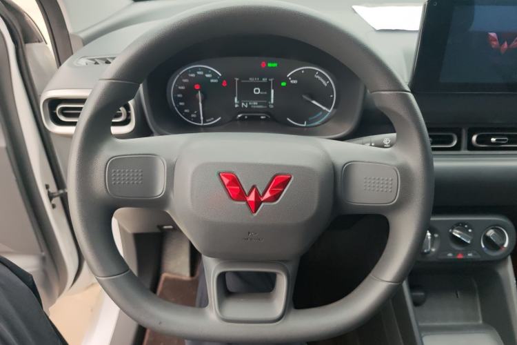 Used Wuling Hongguang New Energy 2025 Extended-Range Hybrid 50KM Comfort Version Steering Wheel