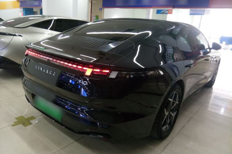 Used Lynk & Co Z10 2025 71 kWh 602 km Range Rear-Wheel Drive Pro
