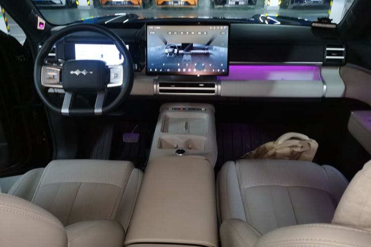 Used Formula Leopard Tai 7 2025 Model 190 km Four-Wheel Drive Ultra Edition Center Console