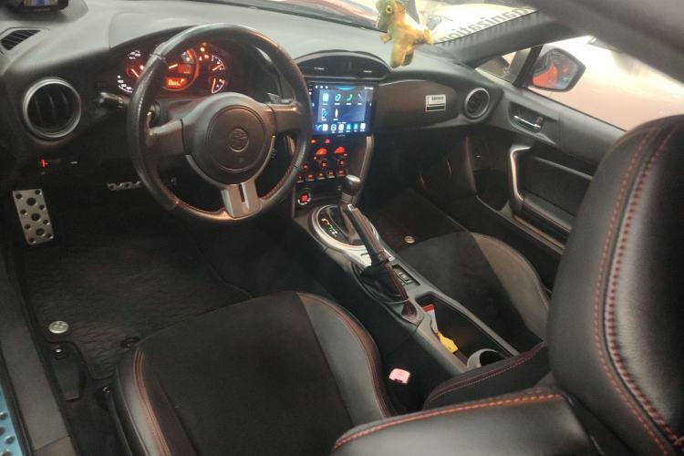 Used Toyota 86 2013 2.0L Automatic Luxury Version
