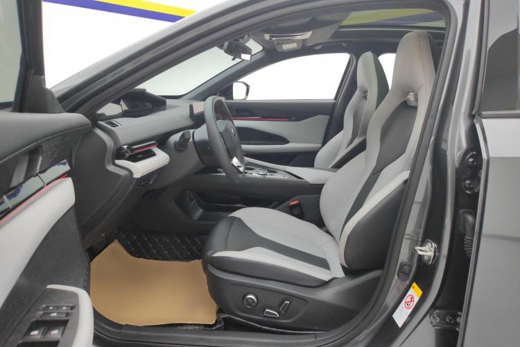 Used Changan UNI-V iDD 2024 Blue Whale Smart Electric iDD 136km Luxury Model