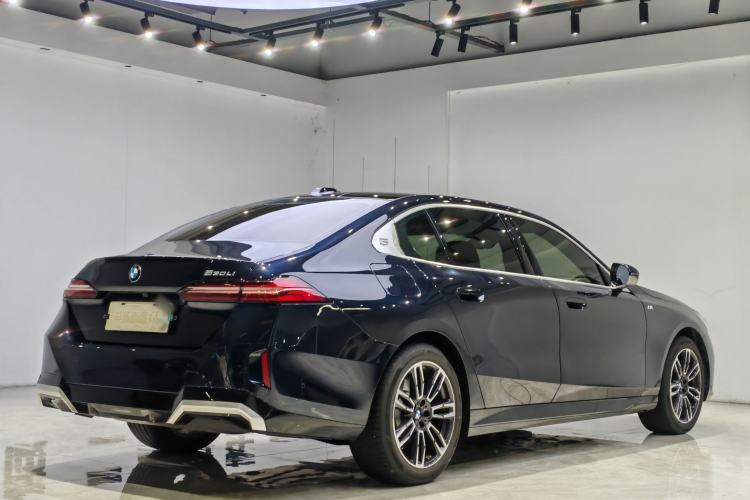 Used BMW 5 Series 2024 525Li M Sport Package Exterior 4