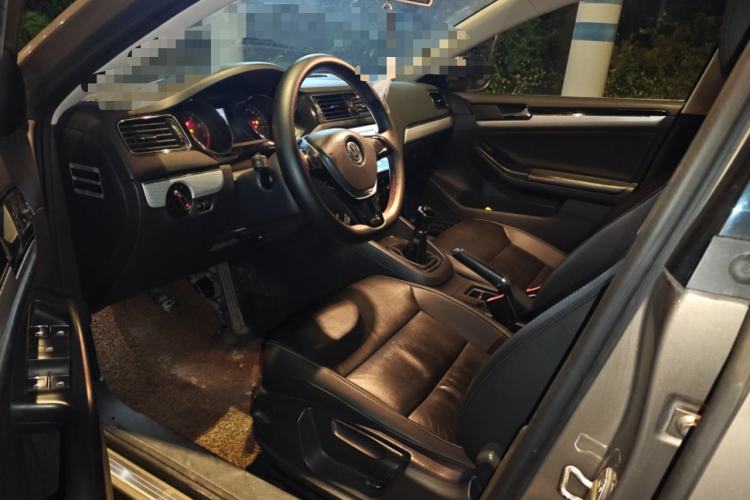 Used Volkswagen Sagitar 2015 230TSI Manual Comfort Version