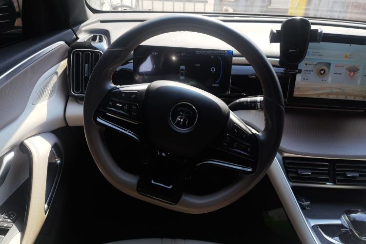 Used BYD Song Pro New Energy 2024 HONOR Edition DM-i 71KM Navigation Model Steering Wheel