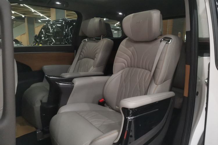 Used GAC Trumpchi M8 2024 Master Series 400T Prestige Edition
