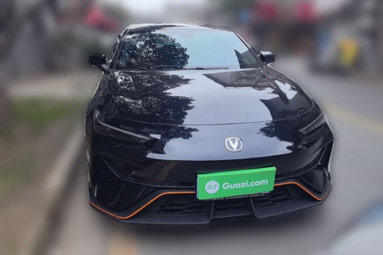 Used Changan UNI-V 2025 Model Third-Generation 2.0T Dynamic Edition
