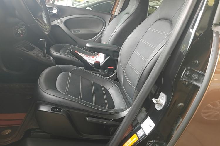 Used smart forfour 2016 0.9T 66 kW Pioneer Edition