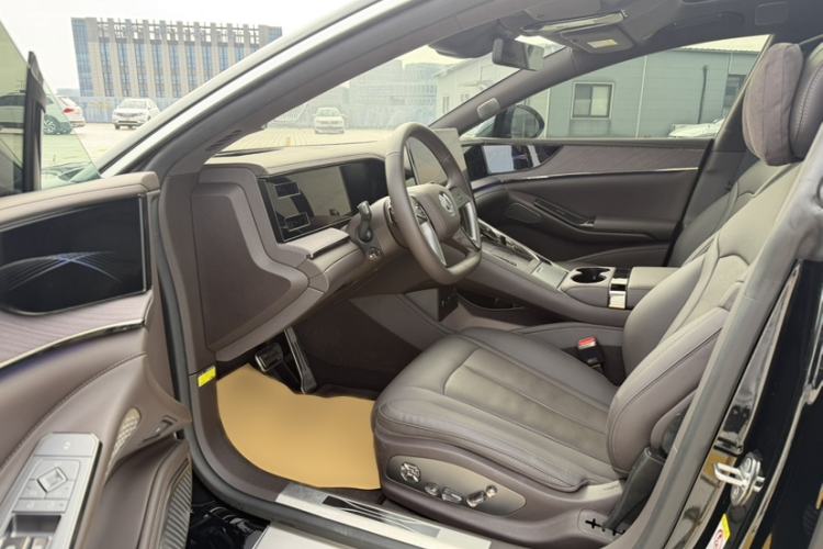 Used Denza Z9 2024 1100 km All-Wheel-Drive Ultra Version