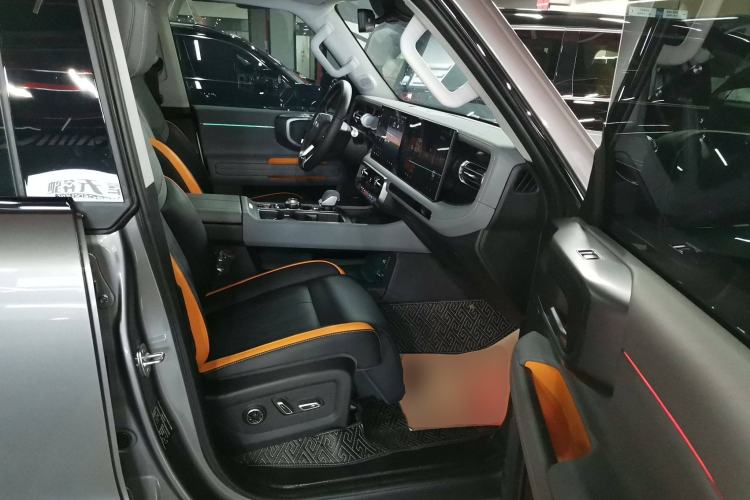 Used BAIC Off-Road BJ40 2024 2.0T All-New Urban Hunter Edition Ultimate Version
