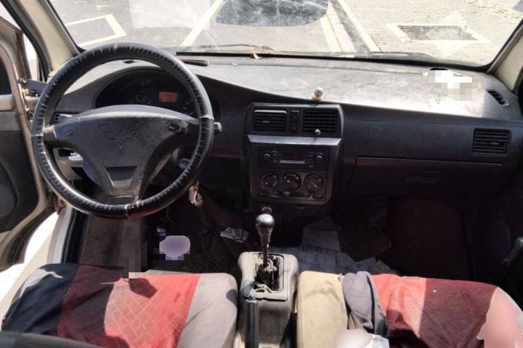 Used Wuling Rongguang 2011 1.2L Base Version
