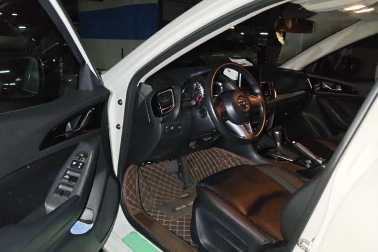 Used Mazda 3 Axela 2016 Sedan 1.5L Automatic Luxury Model
