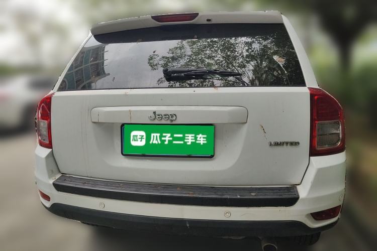 Used Jeep Compass 2013 2.0L two-wheel drive luxury version Rear