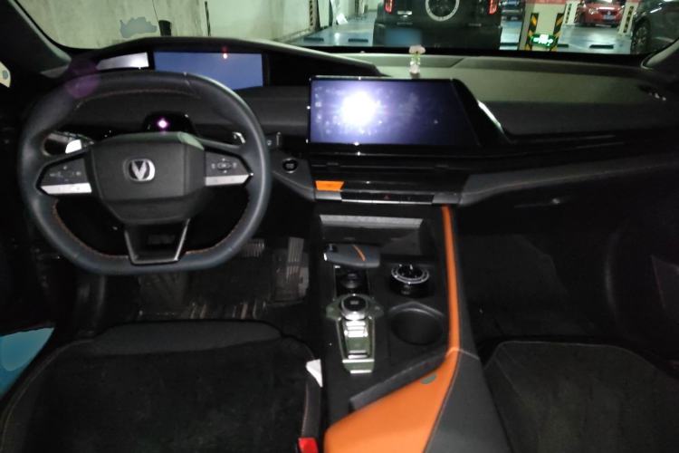 Used CHANGAN UNI-V 2022 1.5T Prestige Version Center Console