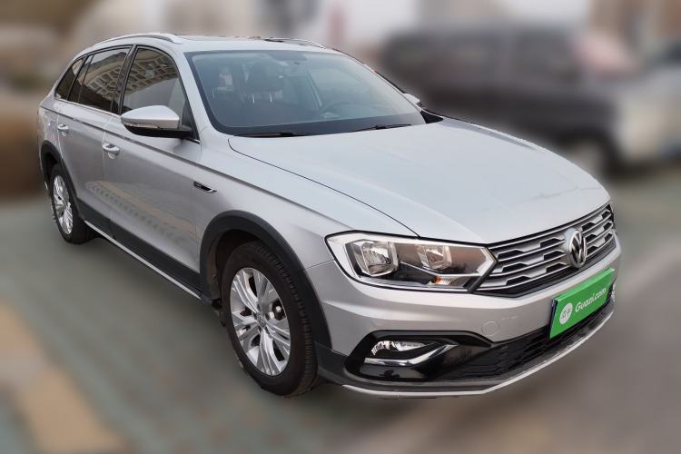 Used Volkswagen C-TREK 2017 1.6L Automatic Comfort Model Front Right 45 Deg