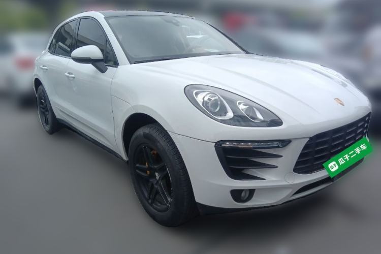 Used Porsche Macan 2017 Macan 2.0T Front Right 45 Deg