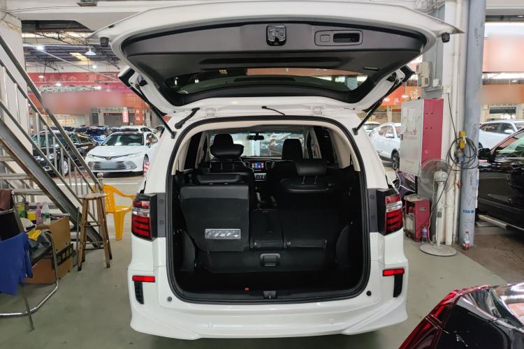 Used Honda Elysion 2016 2.4L Style Edition
