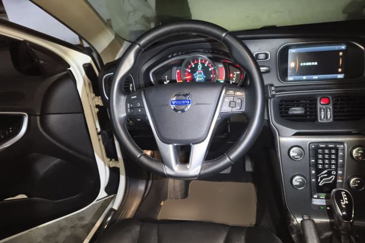 Used Volvo V40 2014 2.0T Zhiya Edition