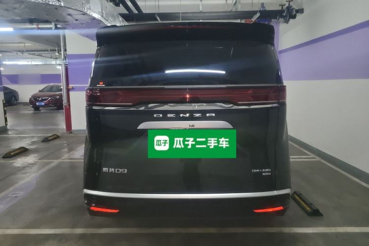 Used Denza D9 2025 DM-i Smart Drive 1020 Four-Wheel Drive Premium Model