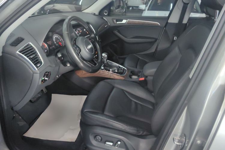 Used Audi Q5 2015 40 TFSI Comfort Model
