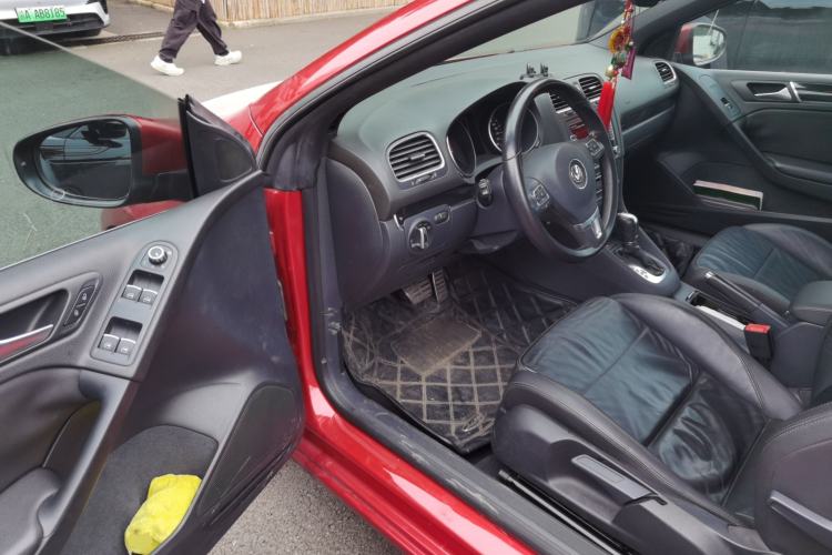 Used Volkswagen Golf 2012 1.4TSI Luxury Convertible Edition Driver Seat